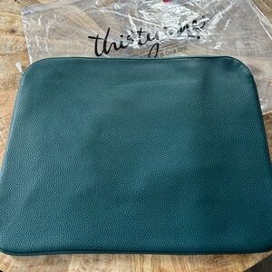 Thirty-One Slate Blue Protective Sleeve